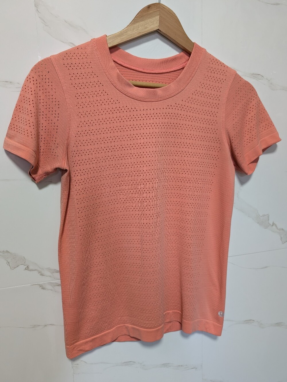 Lululemon Shirt Women 6 Orange Top Breeze By Short Sleeve Perforated Active Yoga